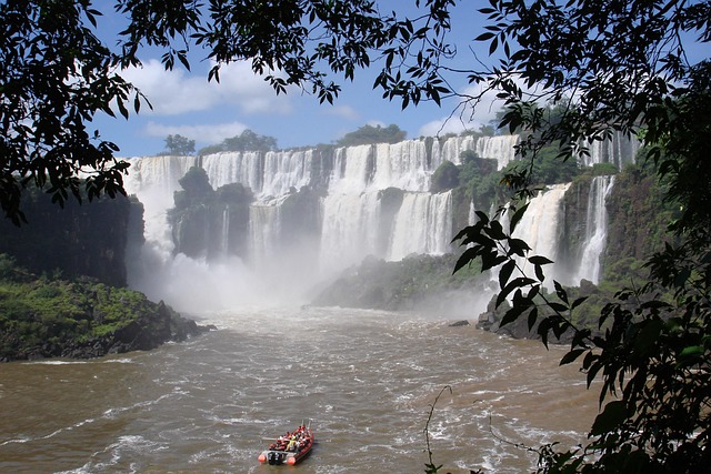 Clima em Nova Iguaçu hoje: sol entre nuvens e possibilidade de chuvas rápidas à tarde e à noite